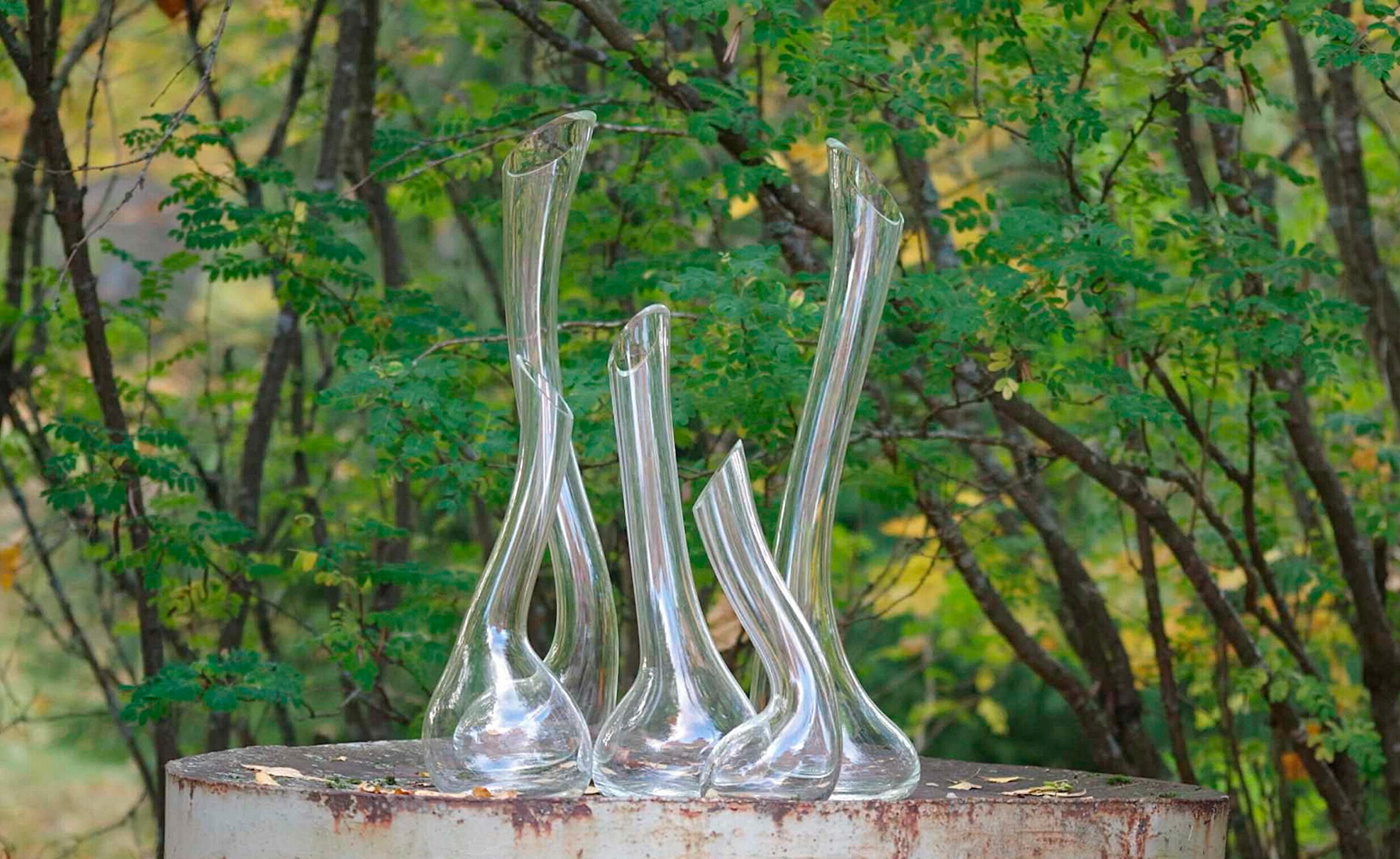 Lasismi’s Handcrafted Wine Carafes – The Flowing Beauty of Meander in Glass